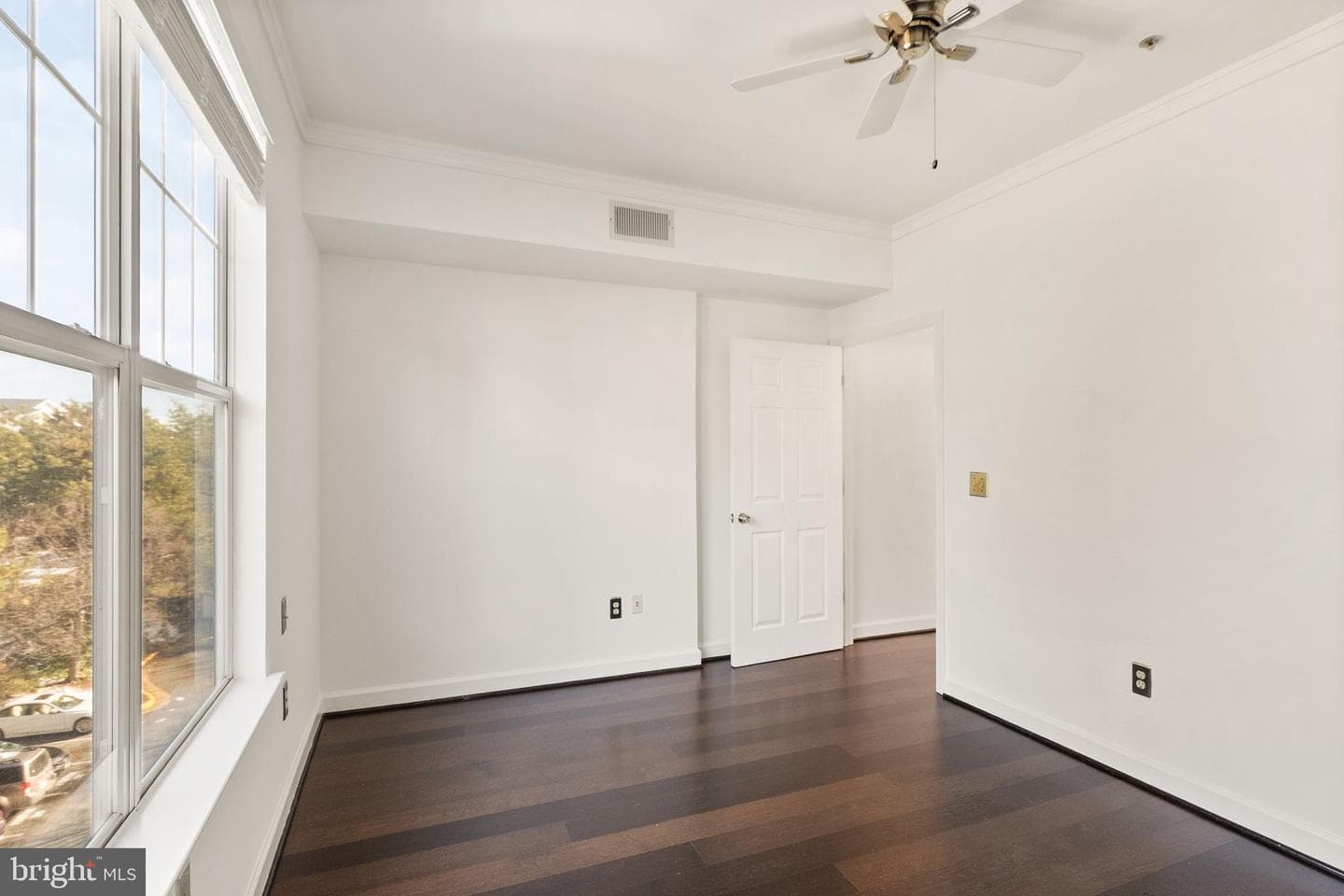 1625 International Drive #305 photo 30