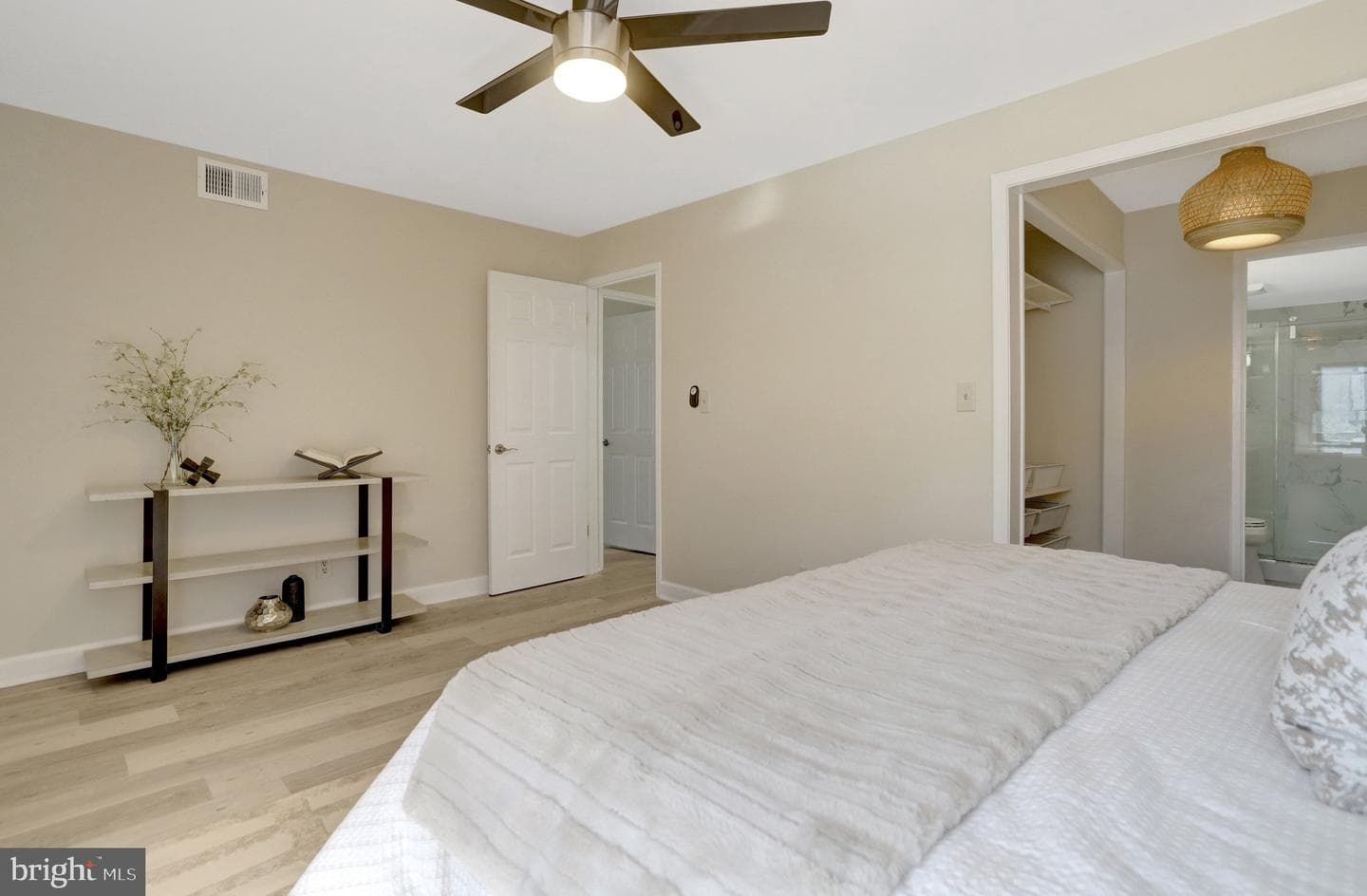 7800 Dassett Court #204 photo 20