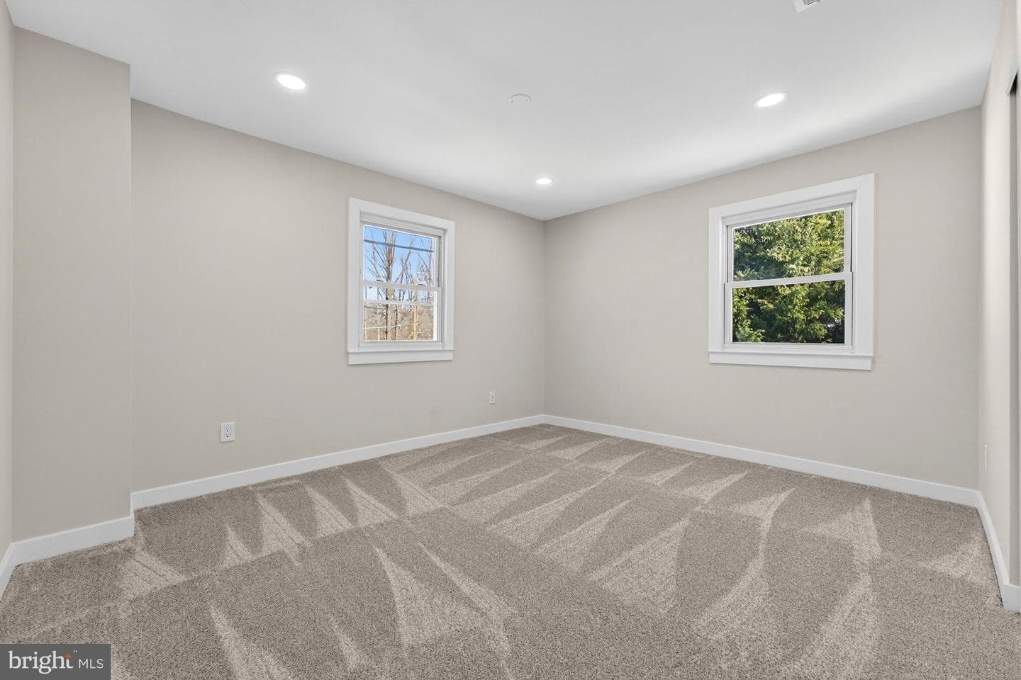 8612 Cottage Street photo 32