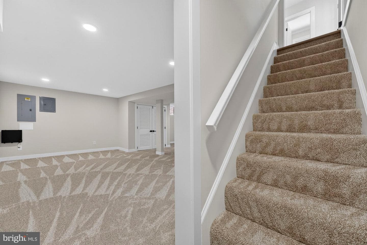 8612 Cottage Street photo 41