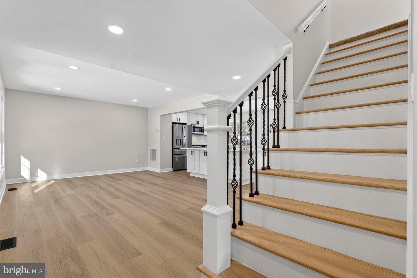 8612 Cottage Street photo 7