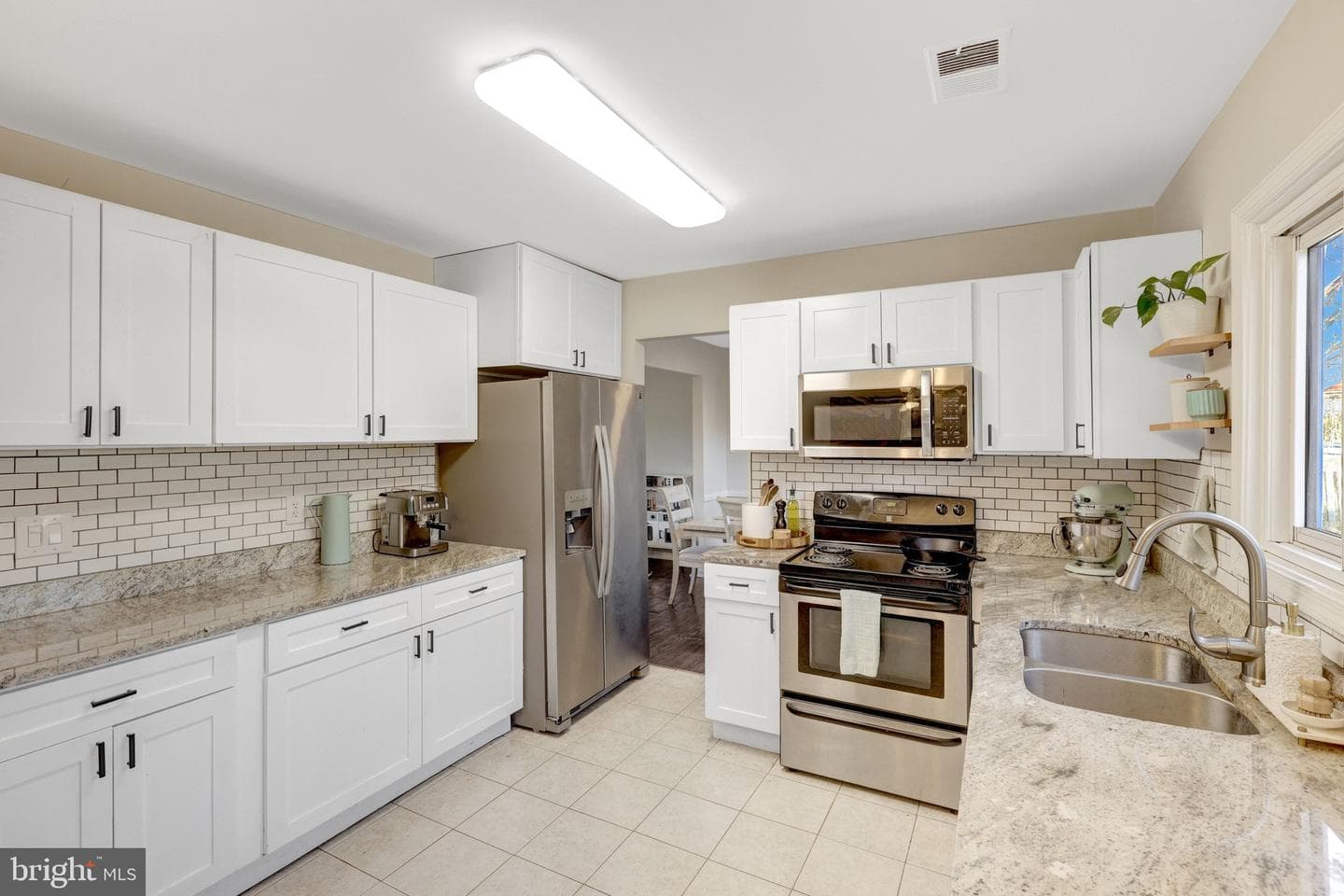 2155 Veenendaal Court photo 10
