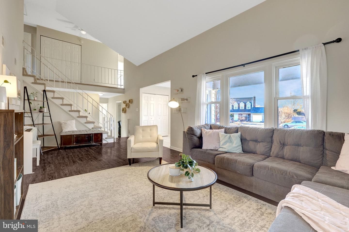 2155 Veenendaal Court photo 4