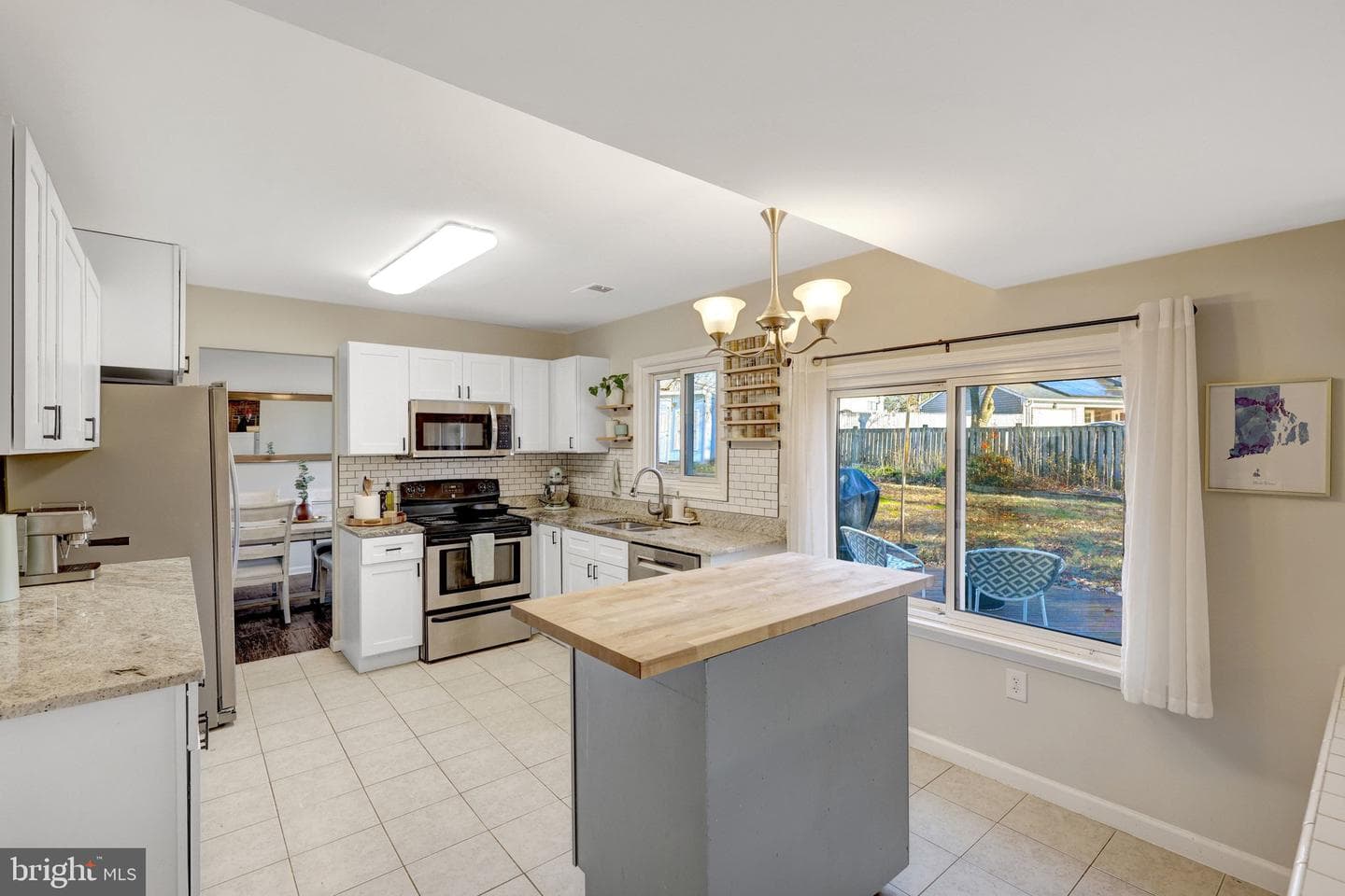 2155 Veenendaal Court photo 9