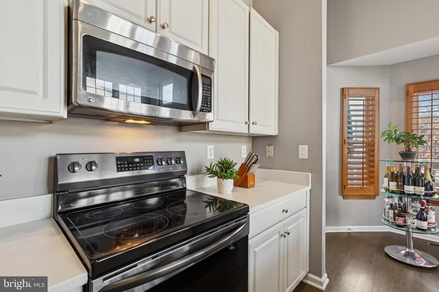 2558 James Monroe Circle photo 10