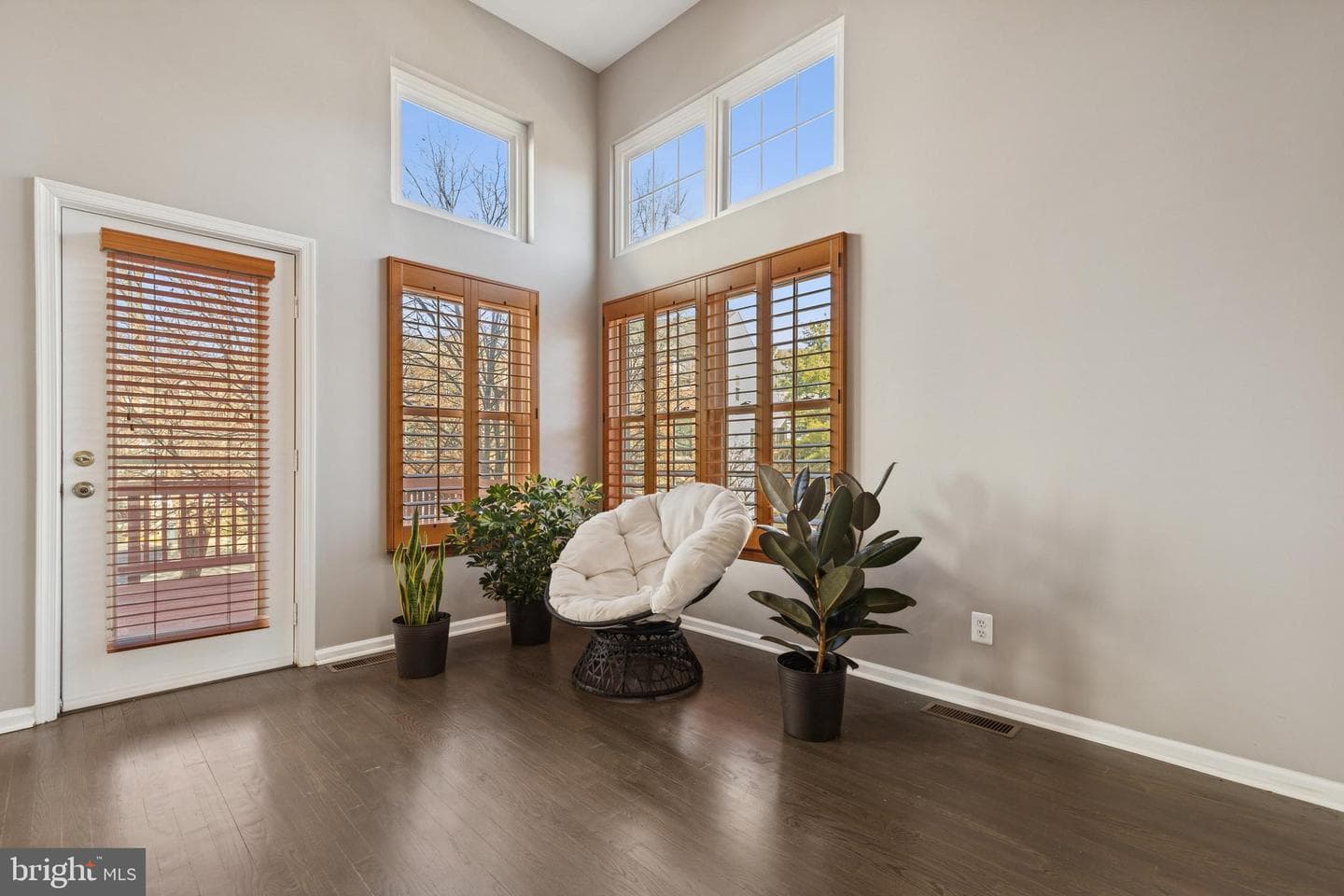 2558 James Monroe Circle photo 12