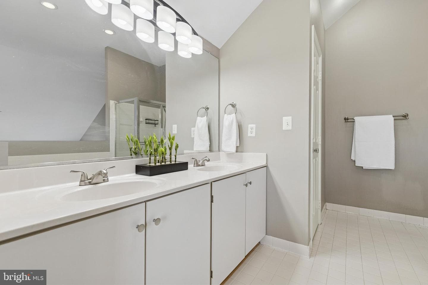 2558 James Monroe Circle photo 16