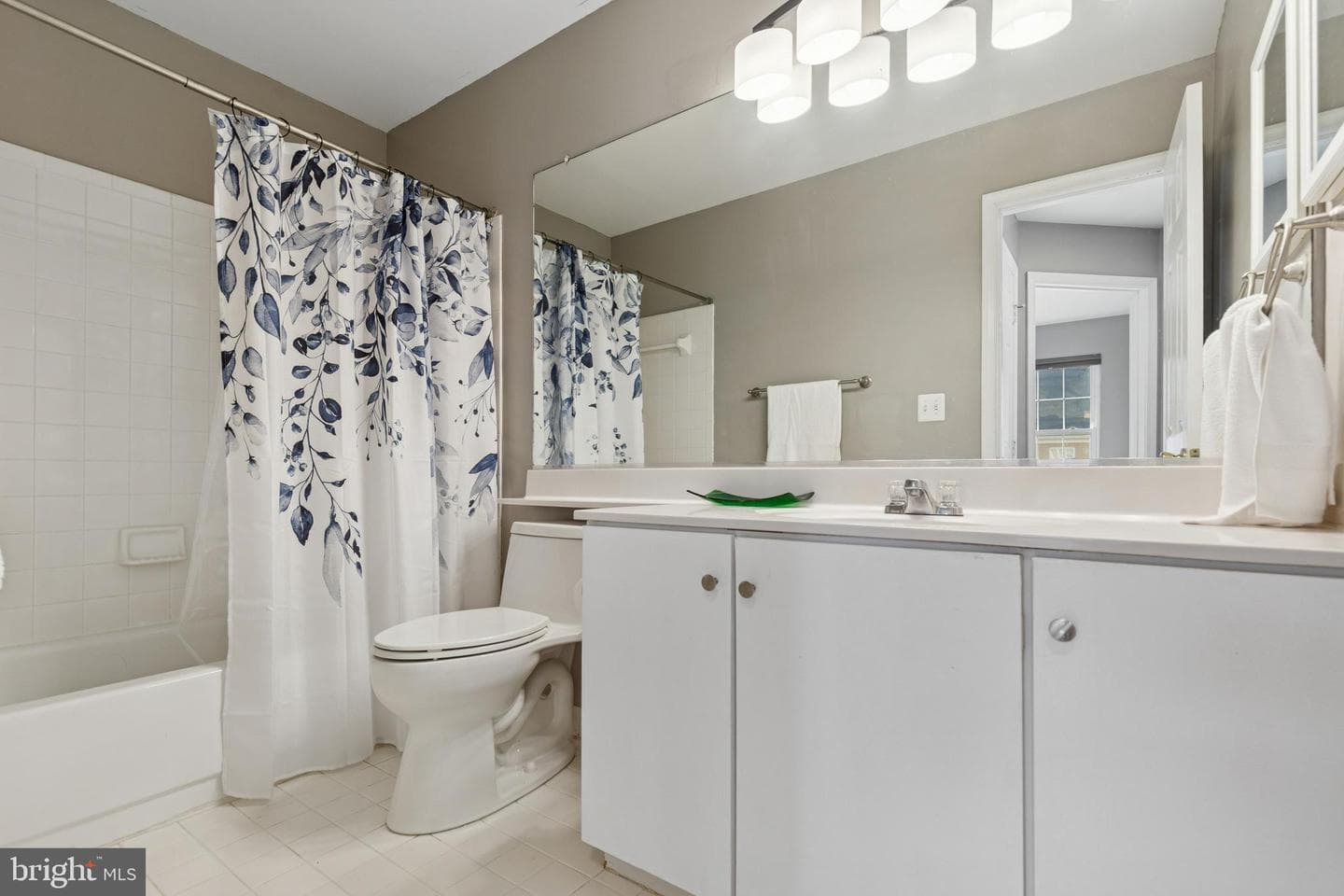 2558 James Monroe Circle photo 21