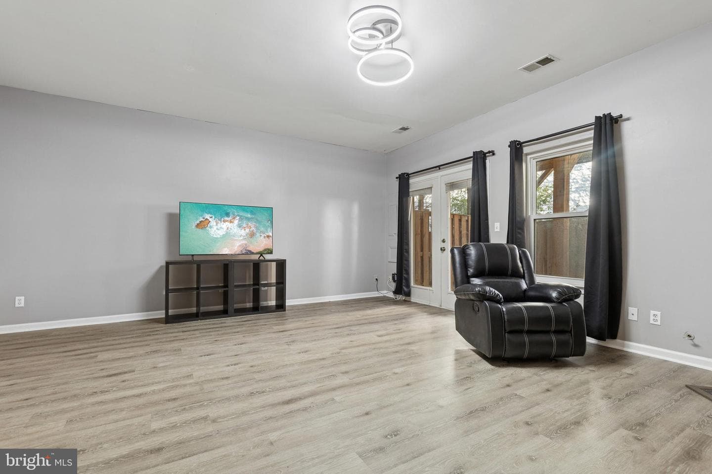 2558 James Monroe Circle photo 24