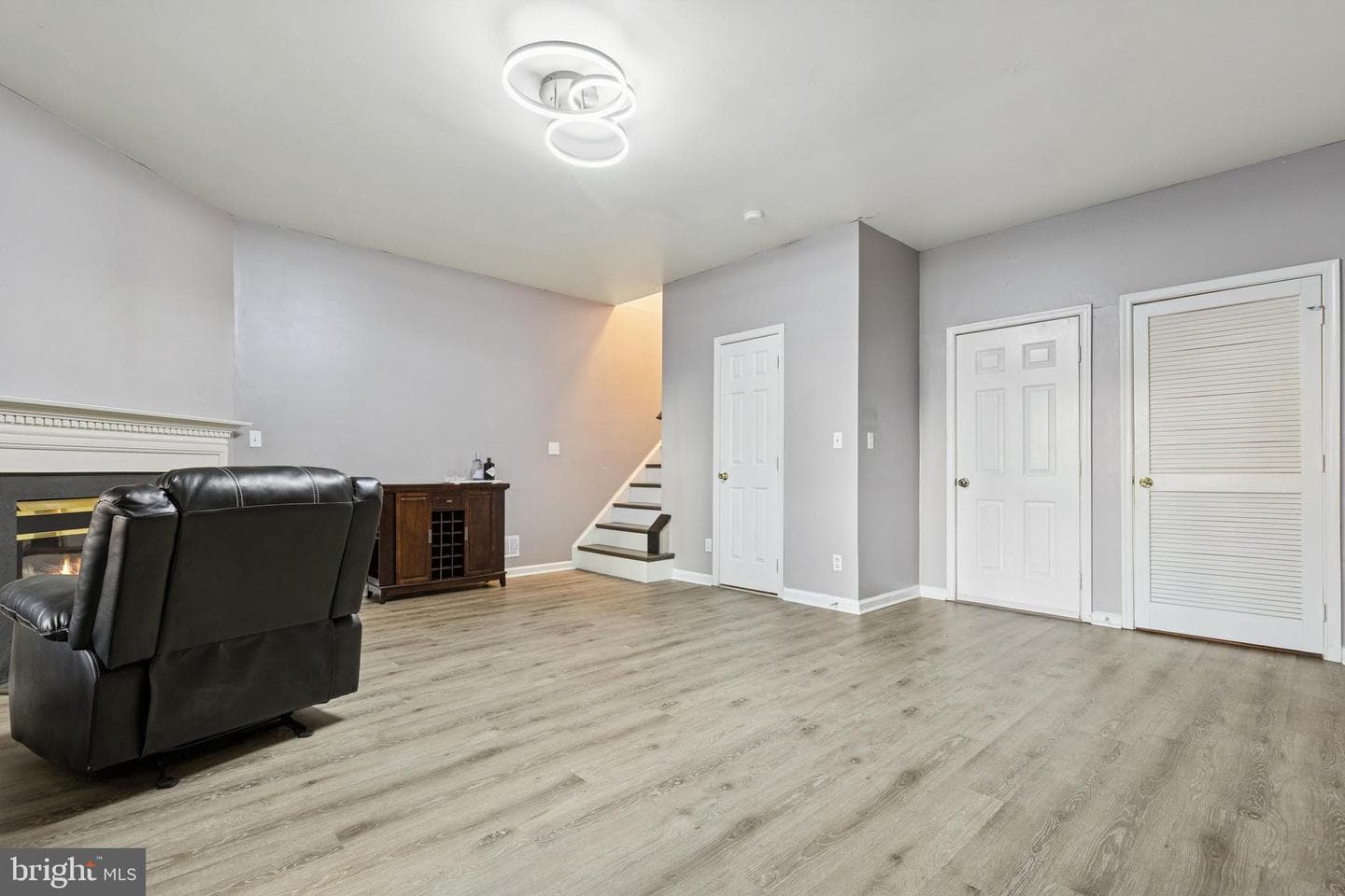 2558 James Monroe Circle photo 25