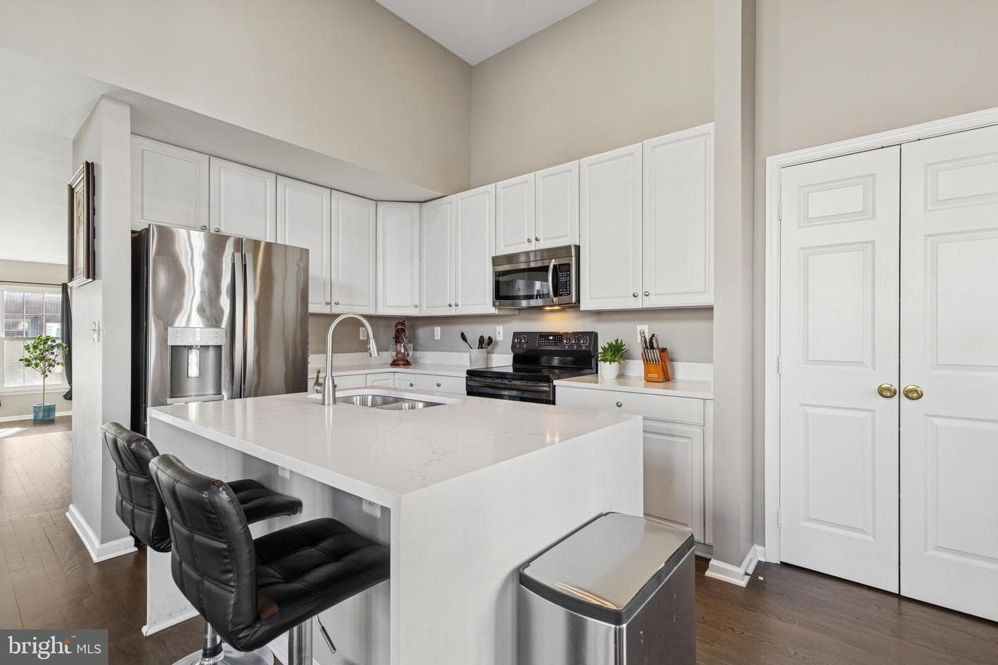 2558 James Monroe Circle photo 9