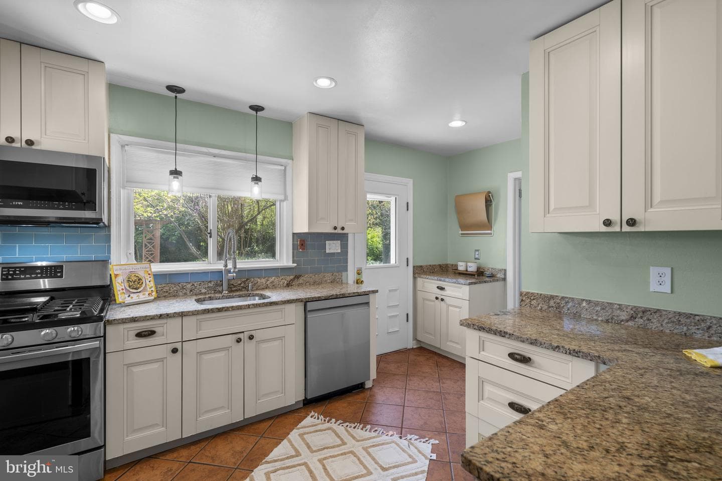 7005 Grove Road photo 15