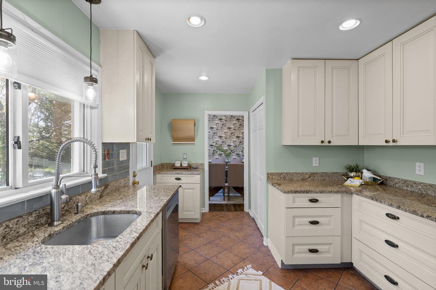 7005 Grove Road photo 18