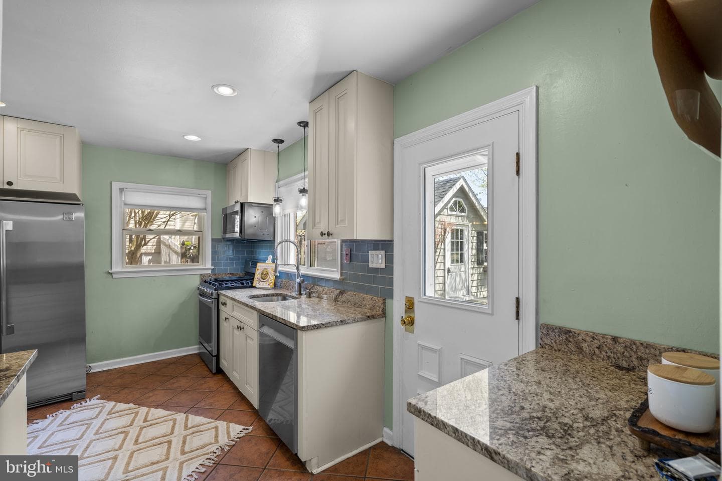7005 Grove Road photo 22