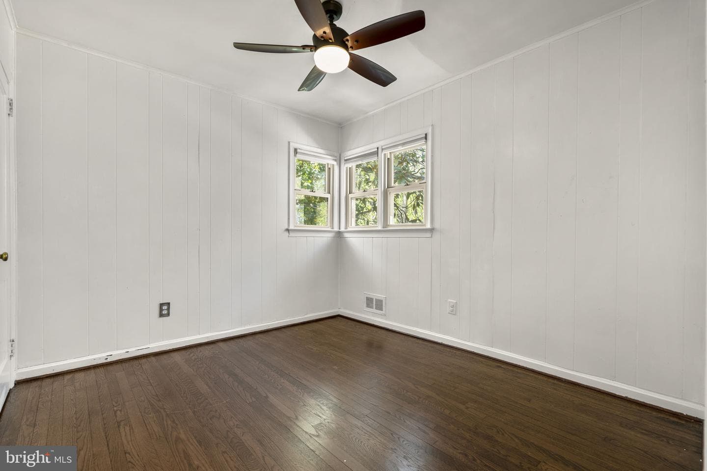 7005 Grove Road photo 34