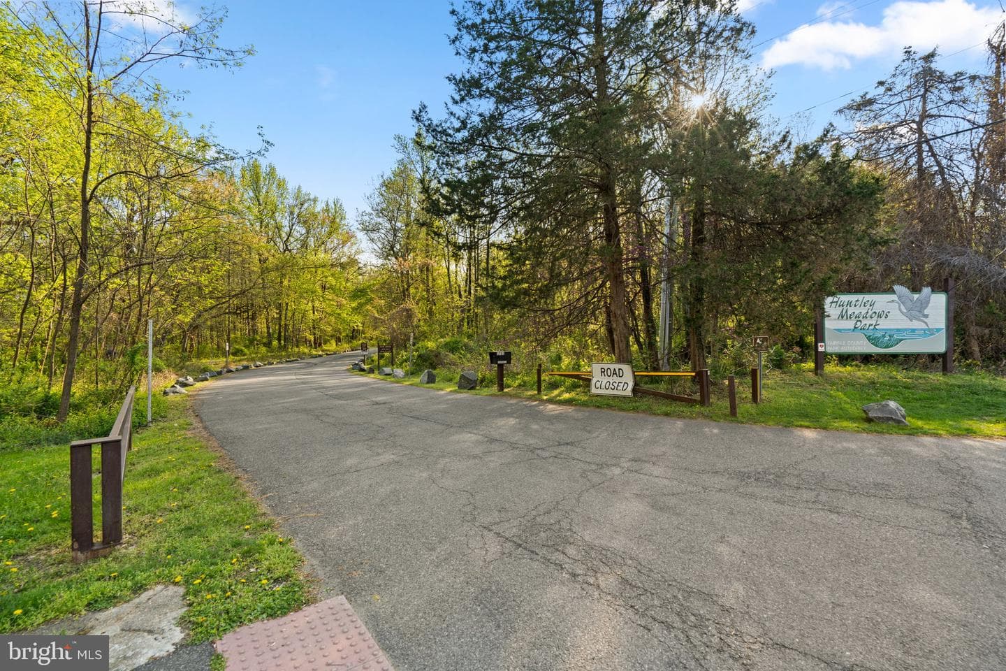 7005 Grove Road photo 44