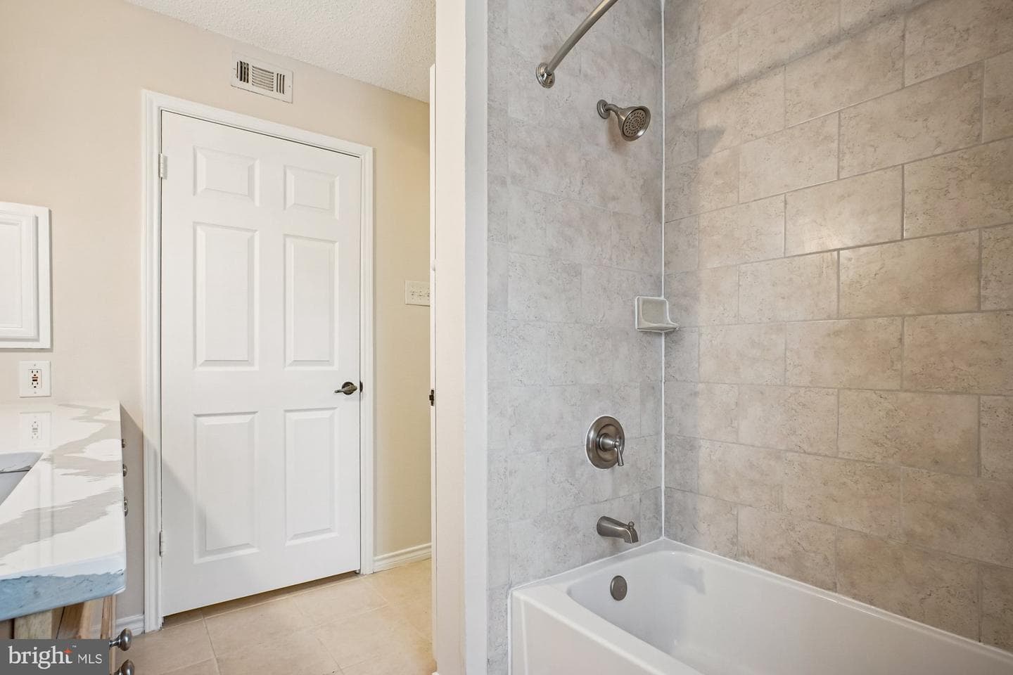 1536 Lincoln Way #101 photo 32