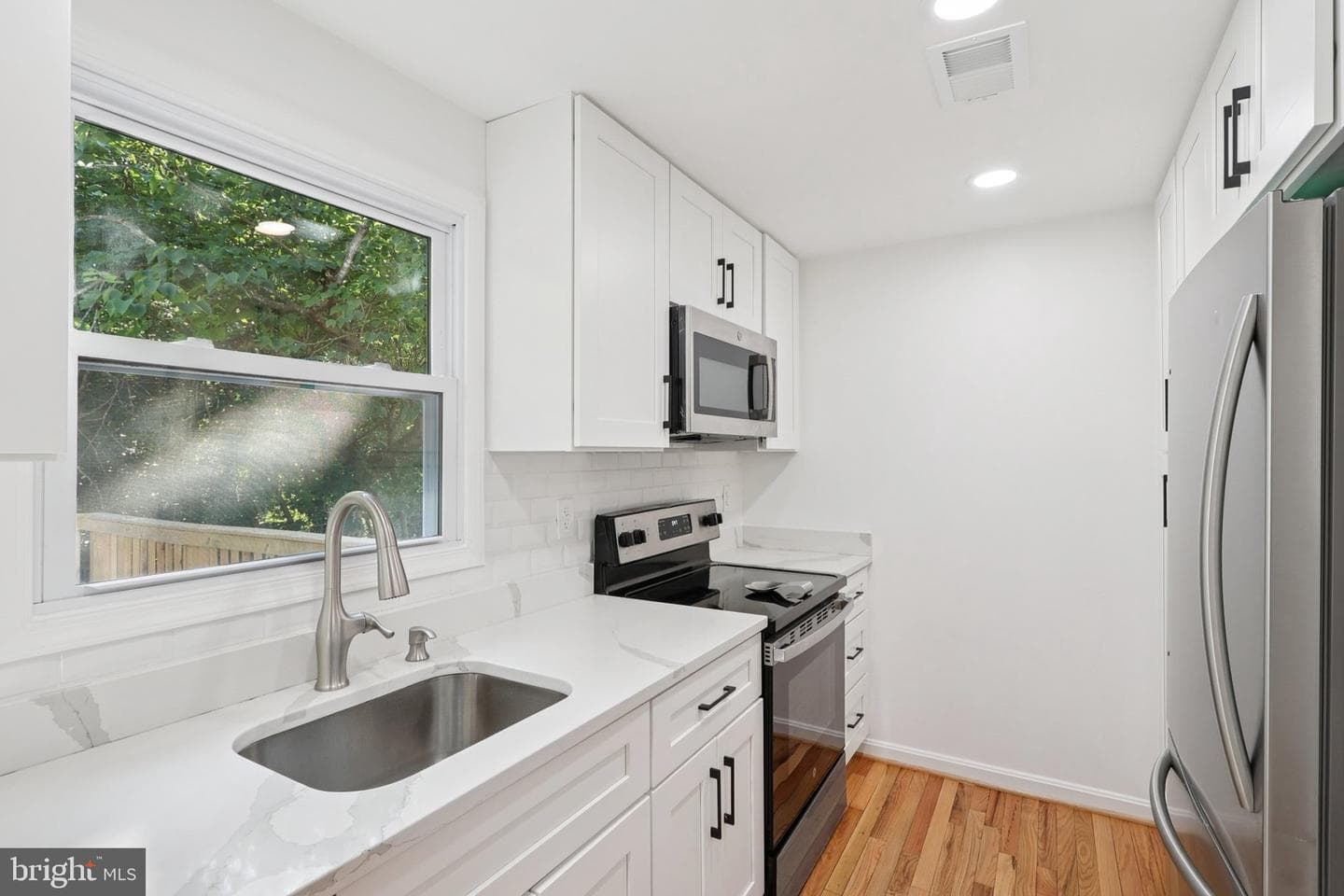 6246 Hillside Road photo 17