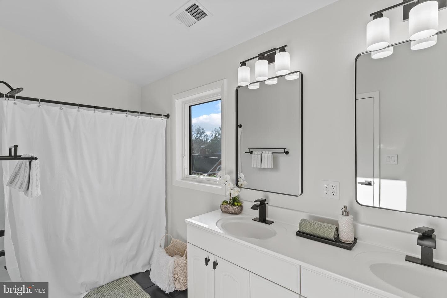 2628 Woodley Place photo 38