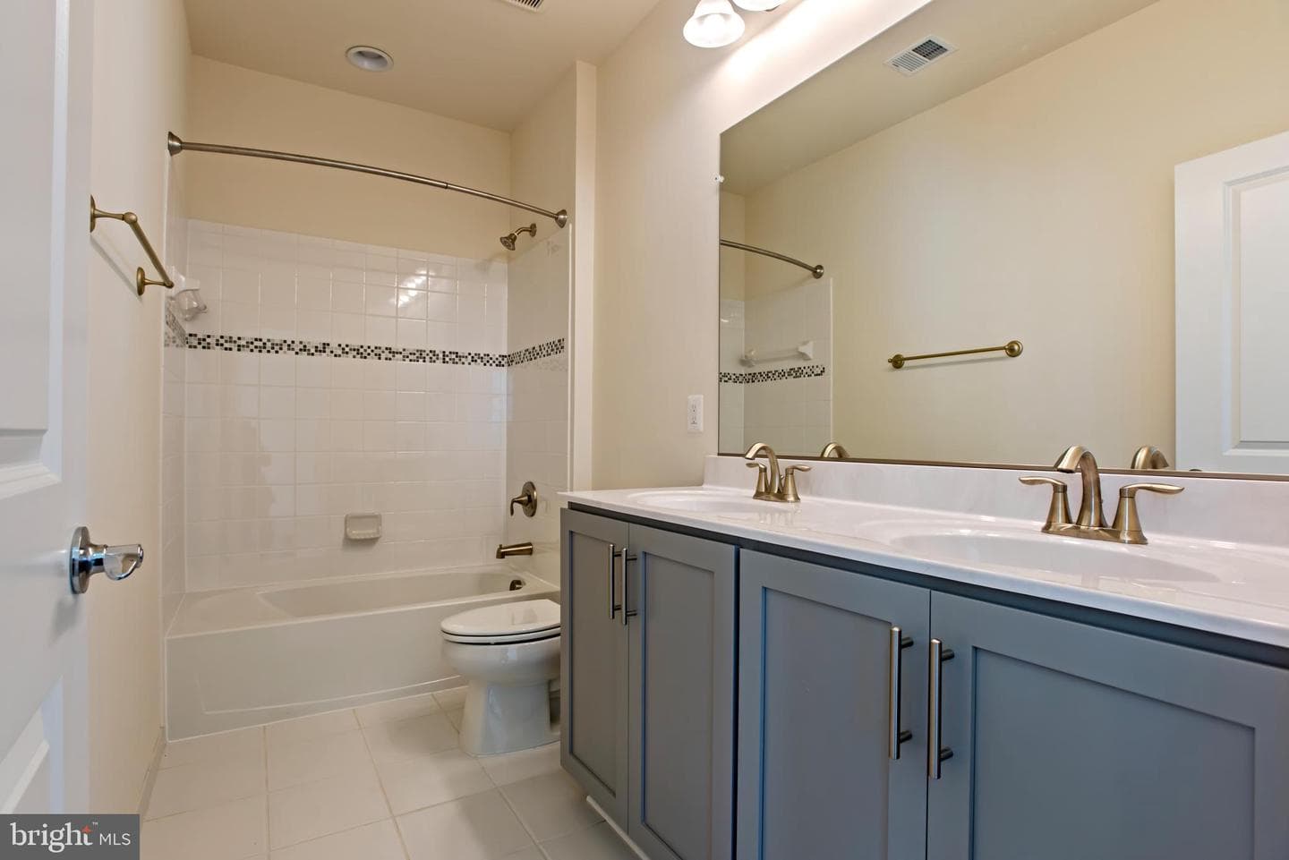 8753 Southern Oaks Place photo 14