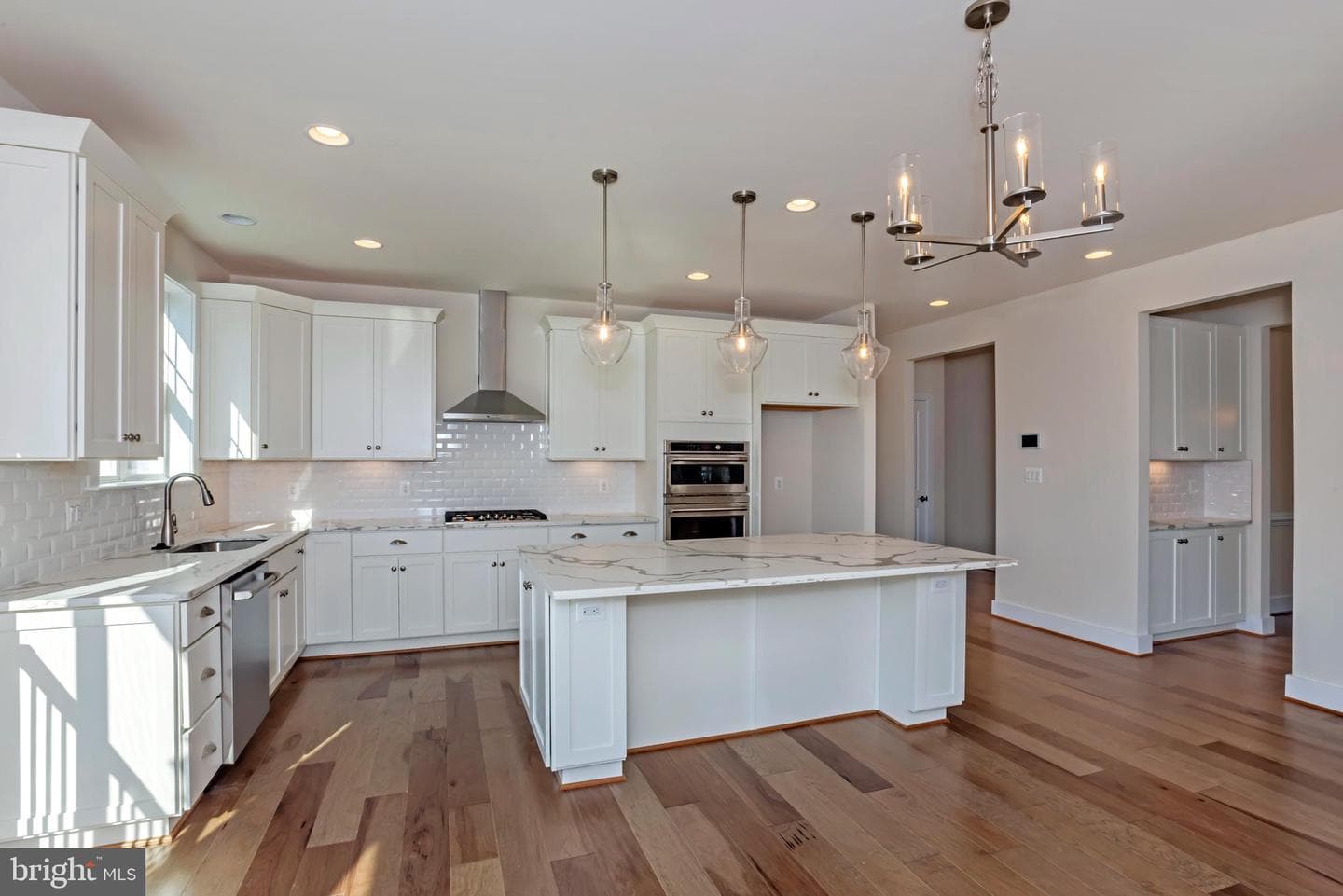 8753 Southern Oaks Place photo 2