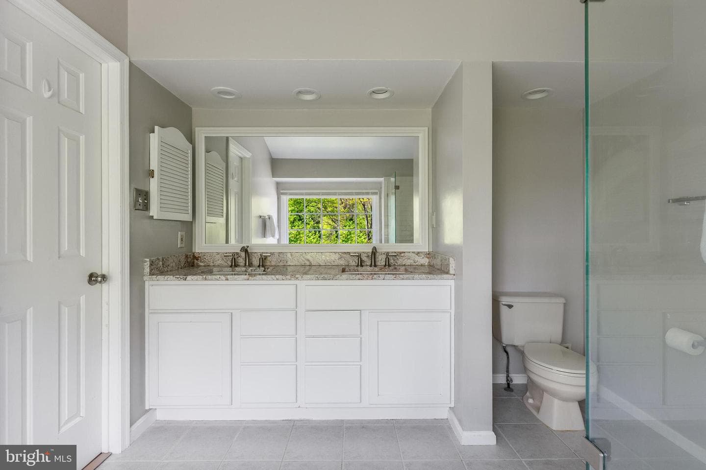8051 Oak Hollow Lane photo 30