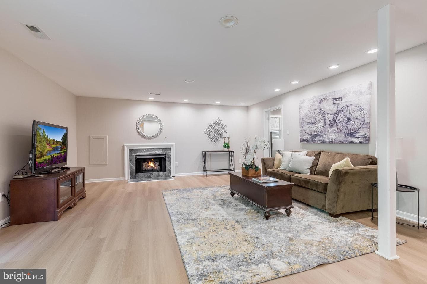 8051 Oak Hollow Lane photo 35