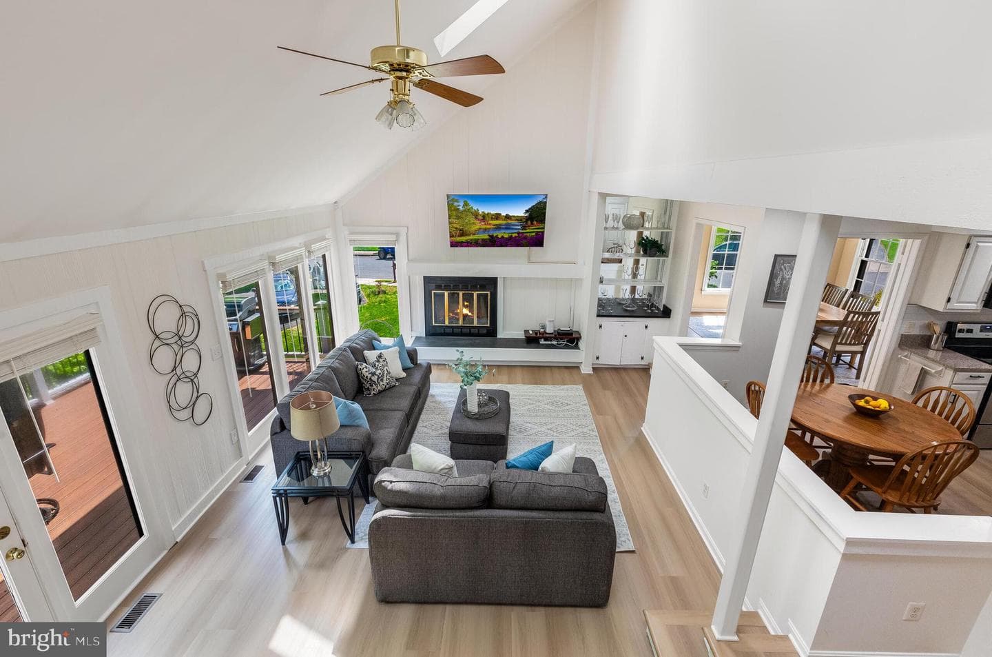 8051 Oak Hollow Lane photo 4