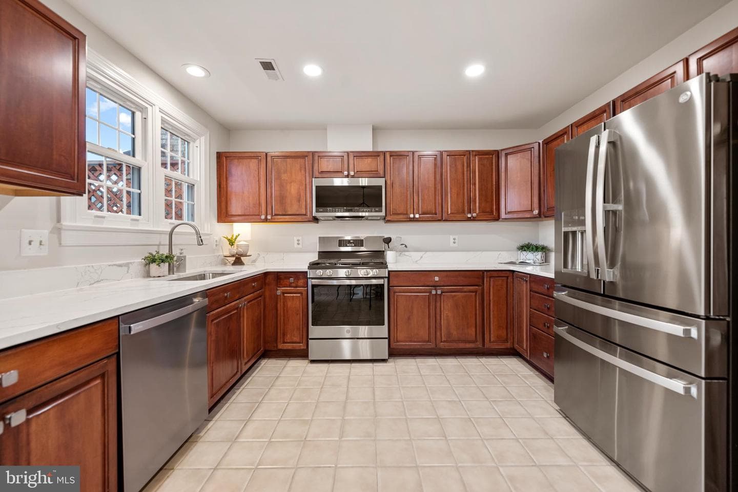 6489 Sharon Kay Court photo 2