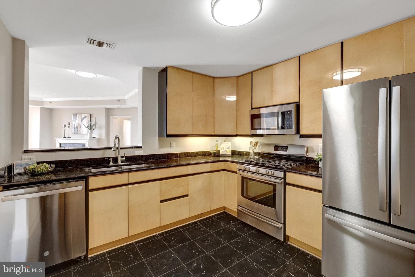 11776 Stratford House Place #601 photo 11