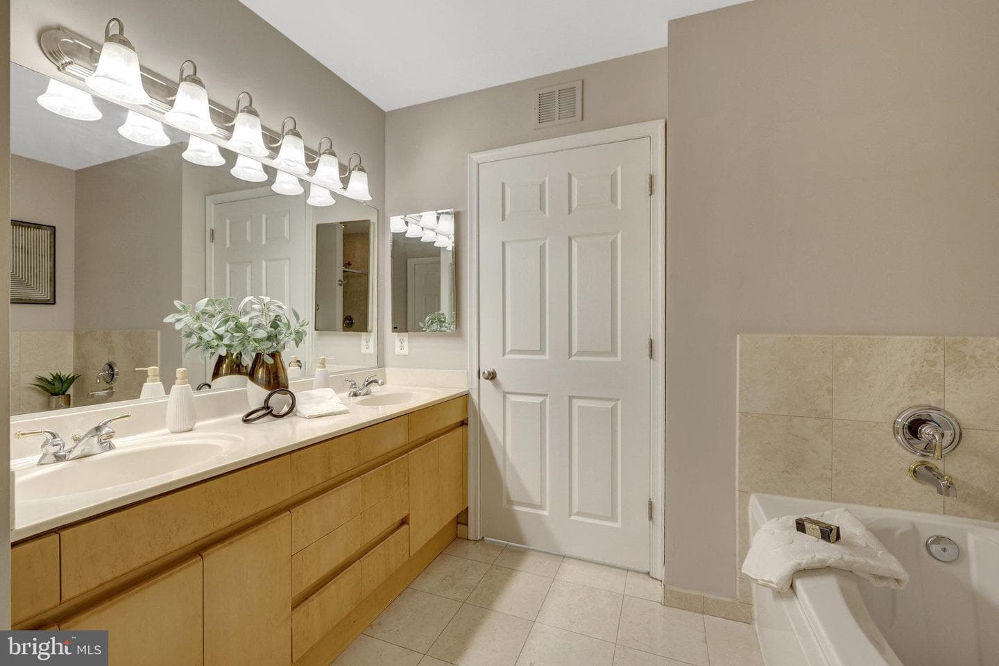 11776 Stratford House Place #601 photo 29