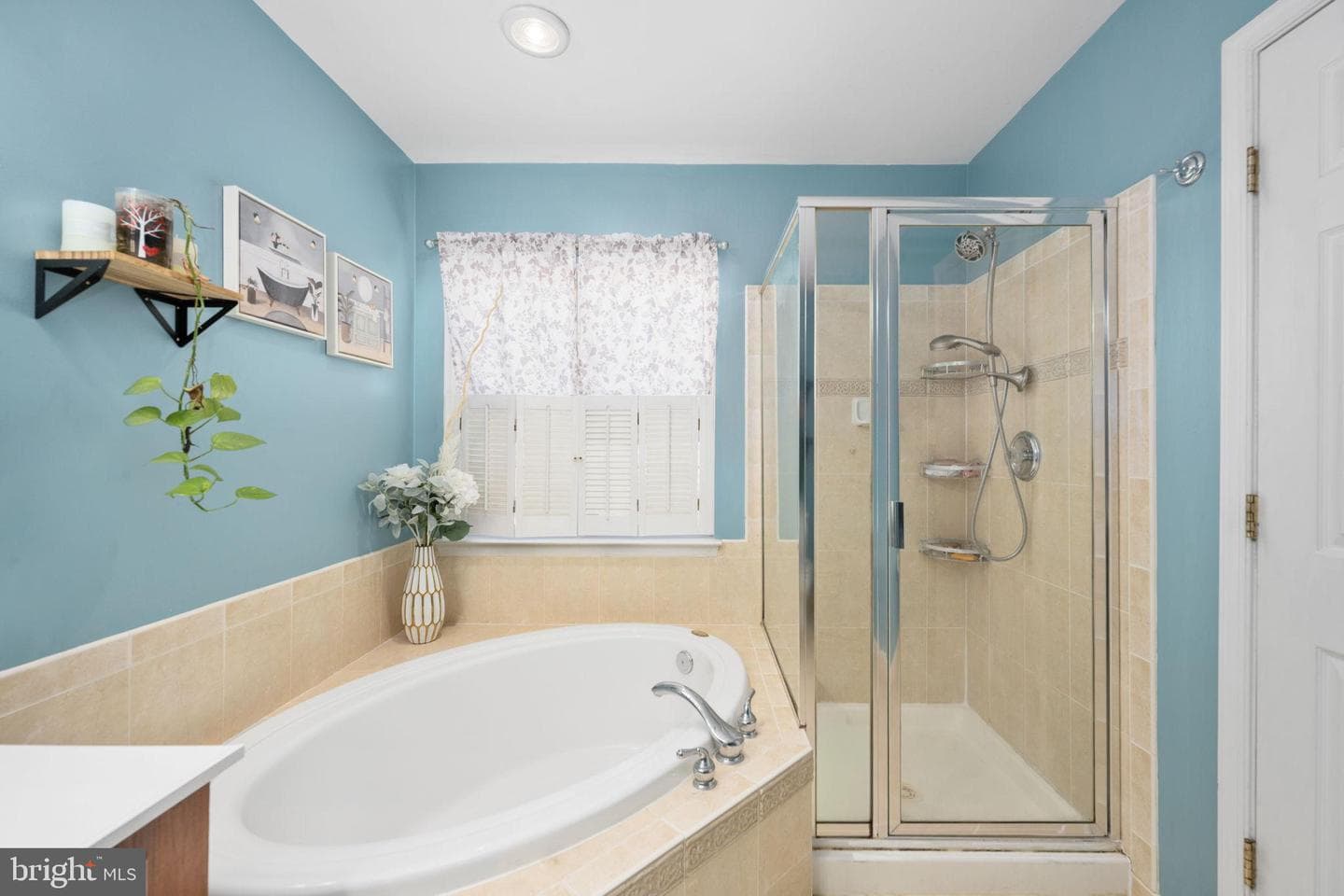 8593 Wyngate Manor Court photo 27