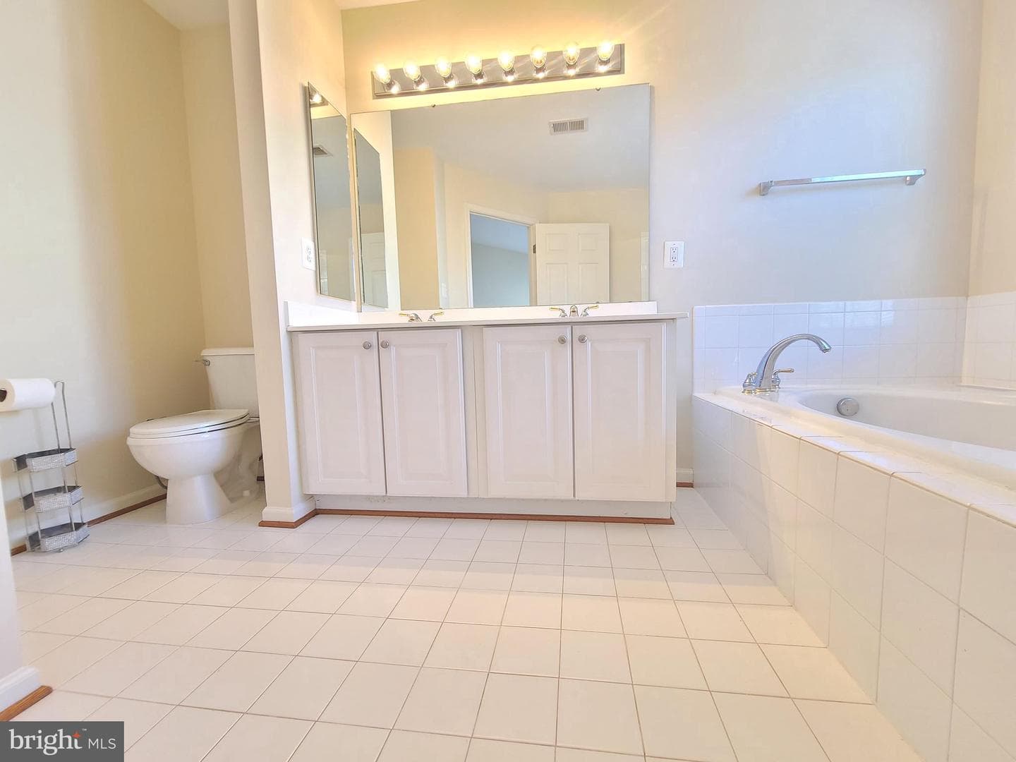 8118 Horseshoe Cottage Circle photo 40