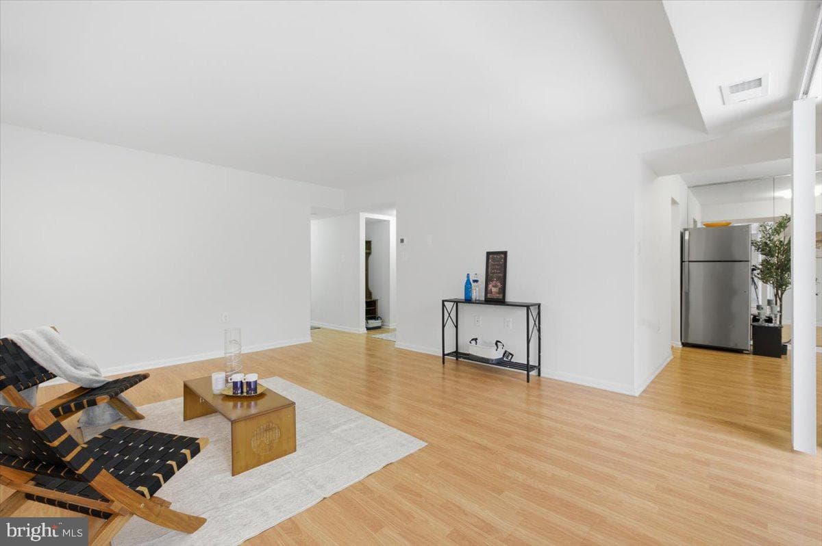 1427 Northgate Square #27/22b photo 3