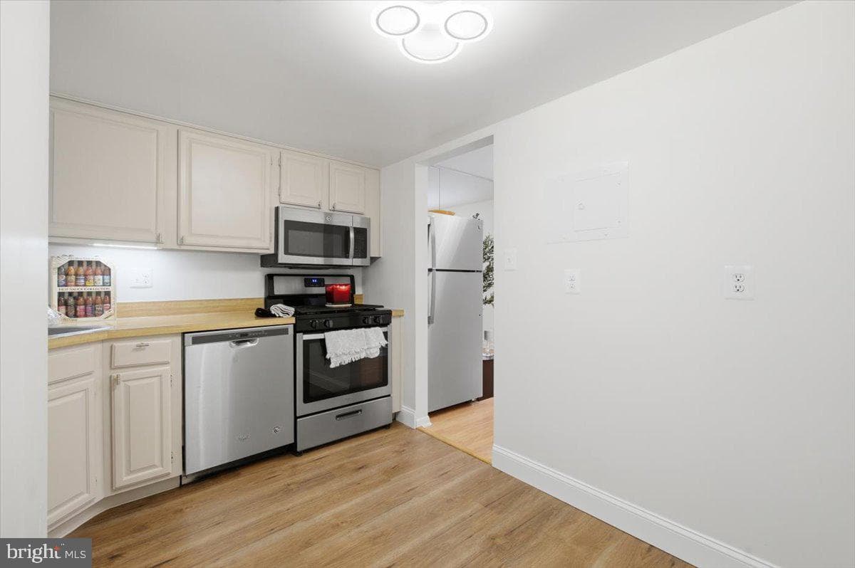 1427 Northgate Square #27/22b photo 8