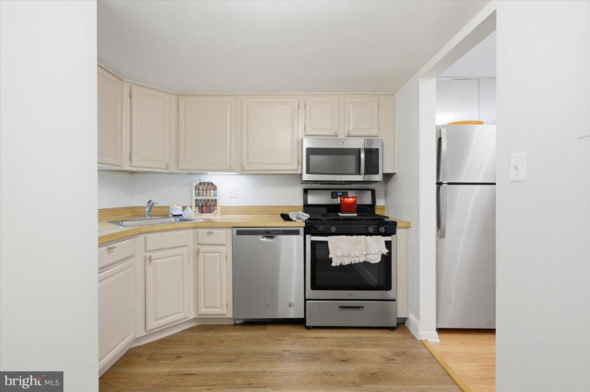 1427 Northgate Square #27/22b photo 9