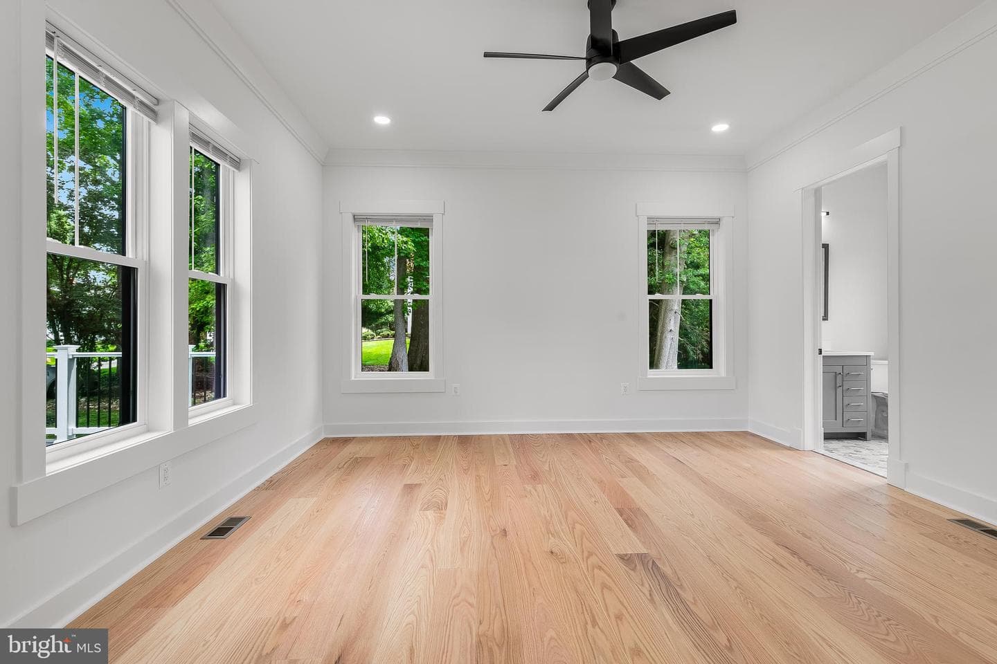 2817 Derek Road photo 21