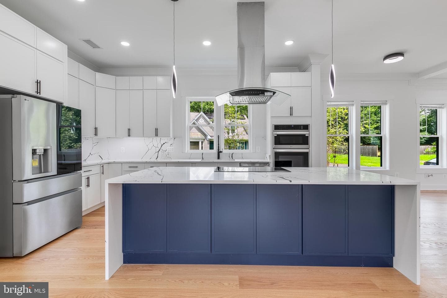 2817 Derek Road photo 3
