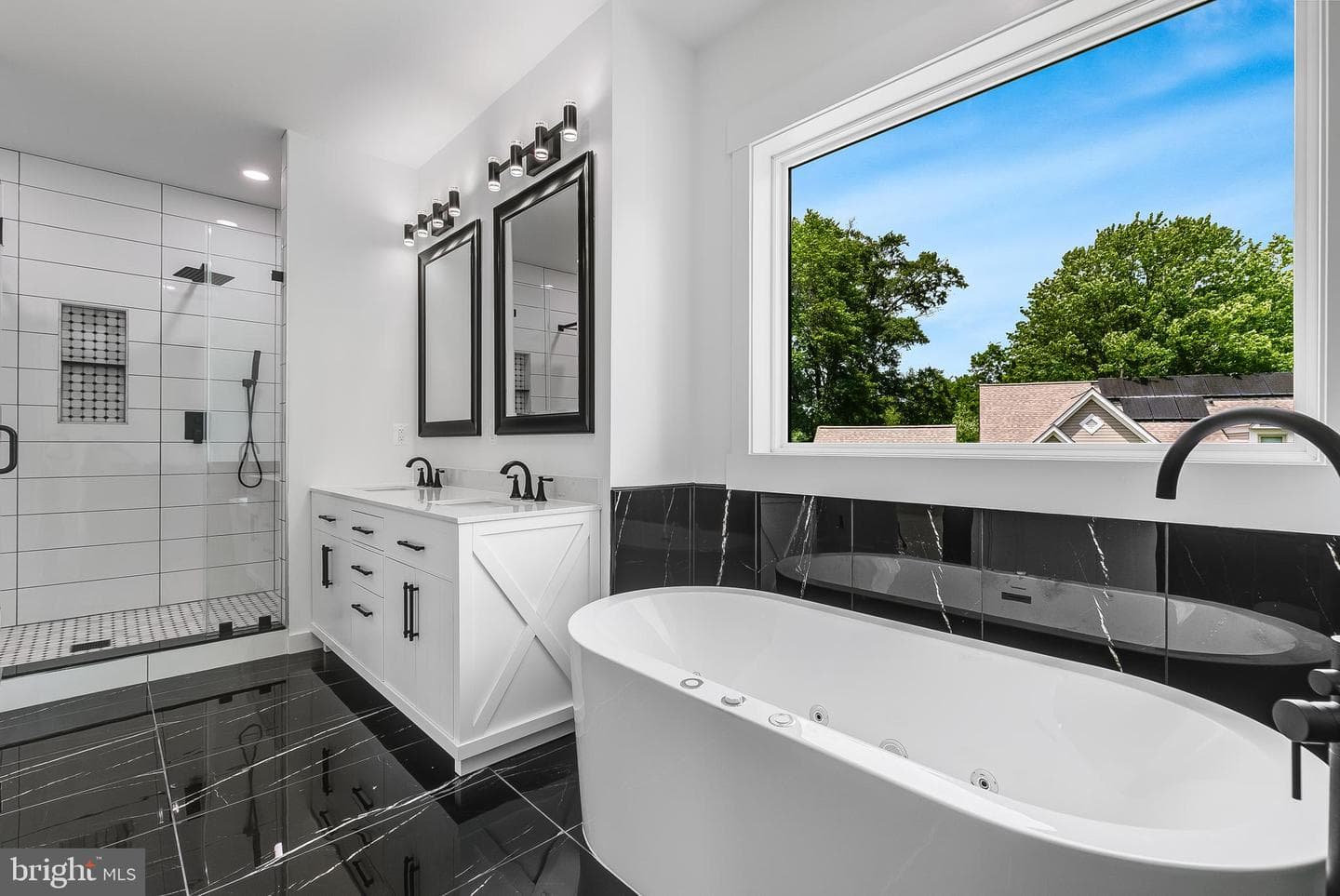 2817 Derek Road photo 31