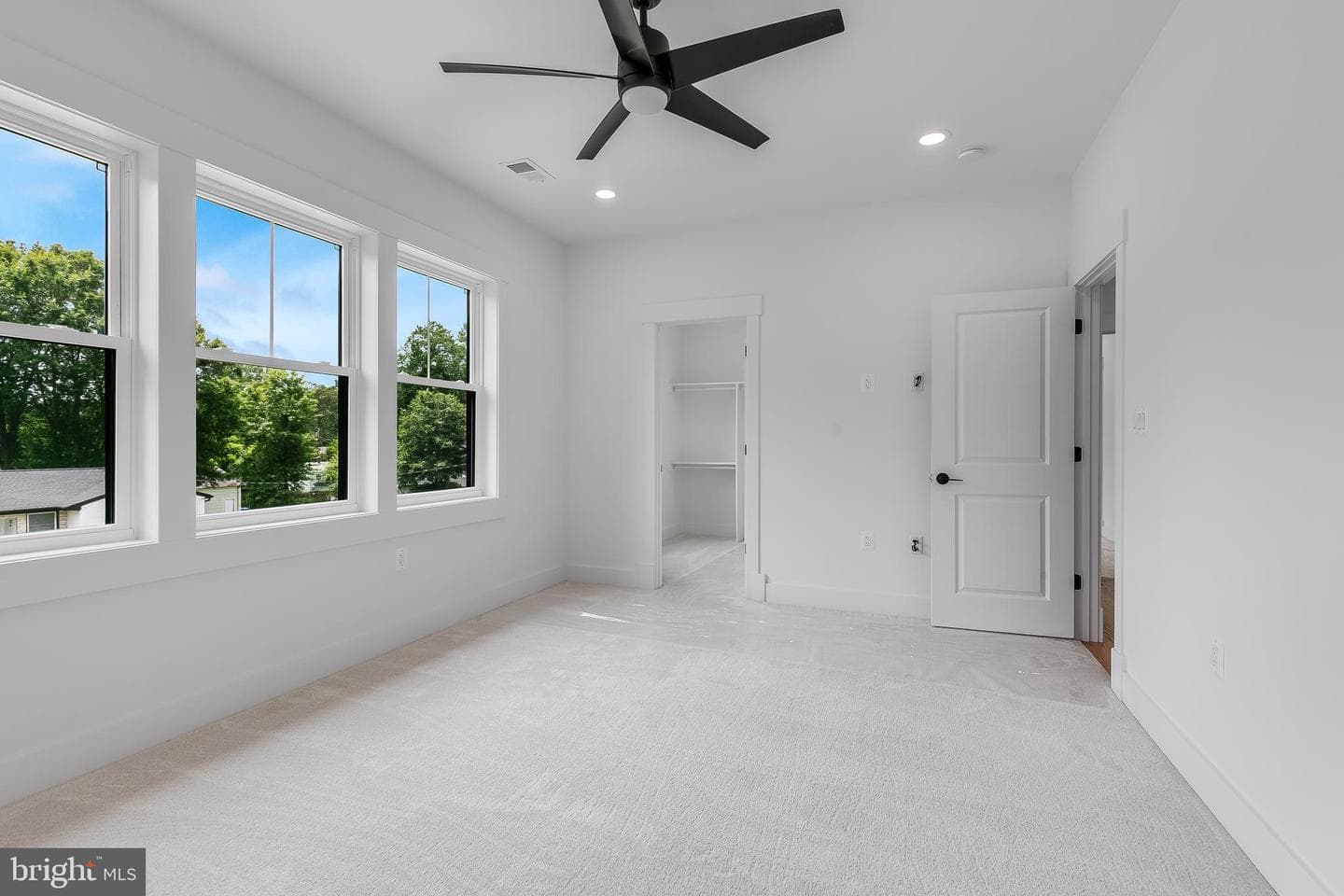 2817 Derek Road photo 37