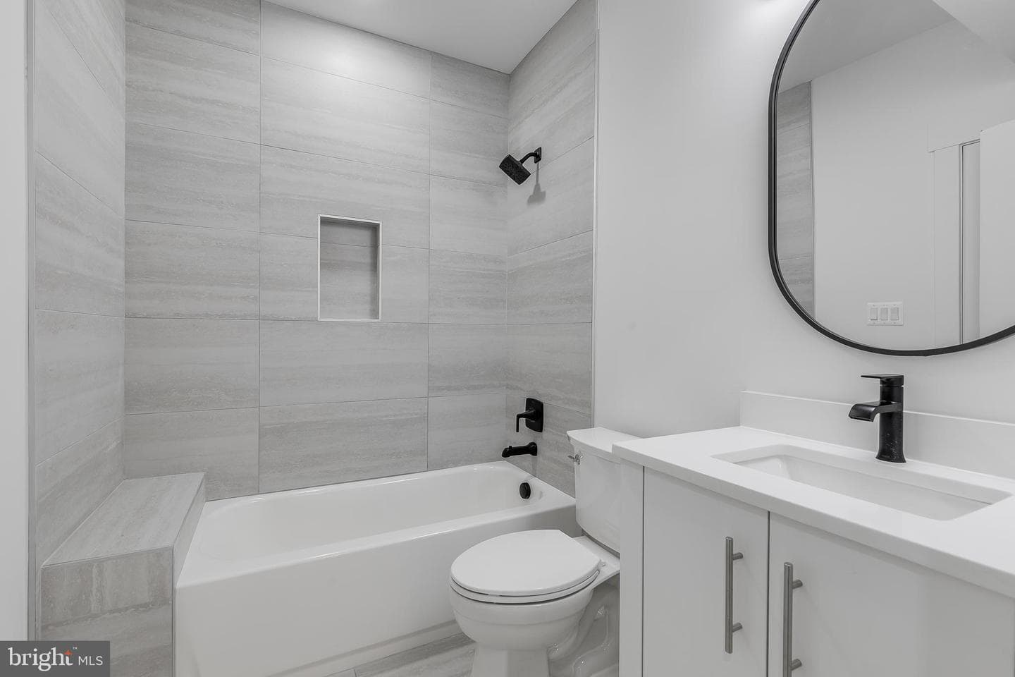 2817 Derek Road photo 45