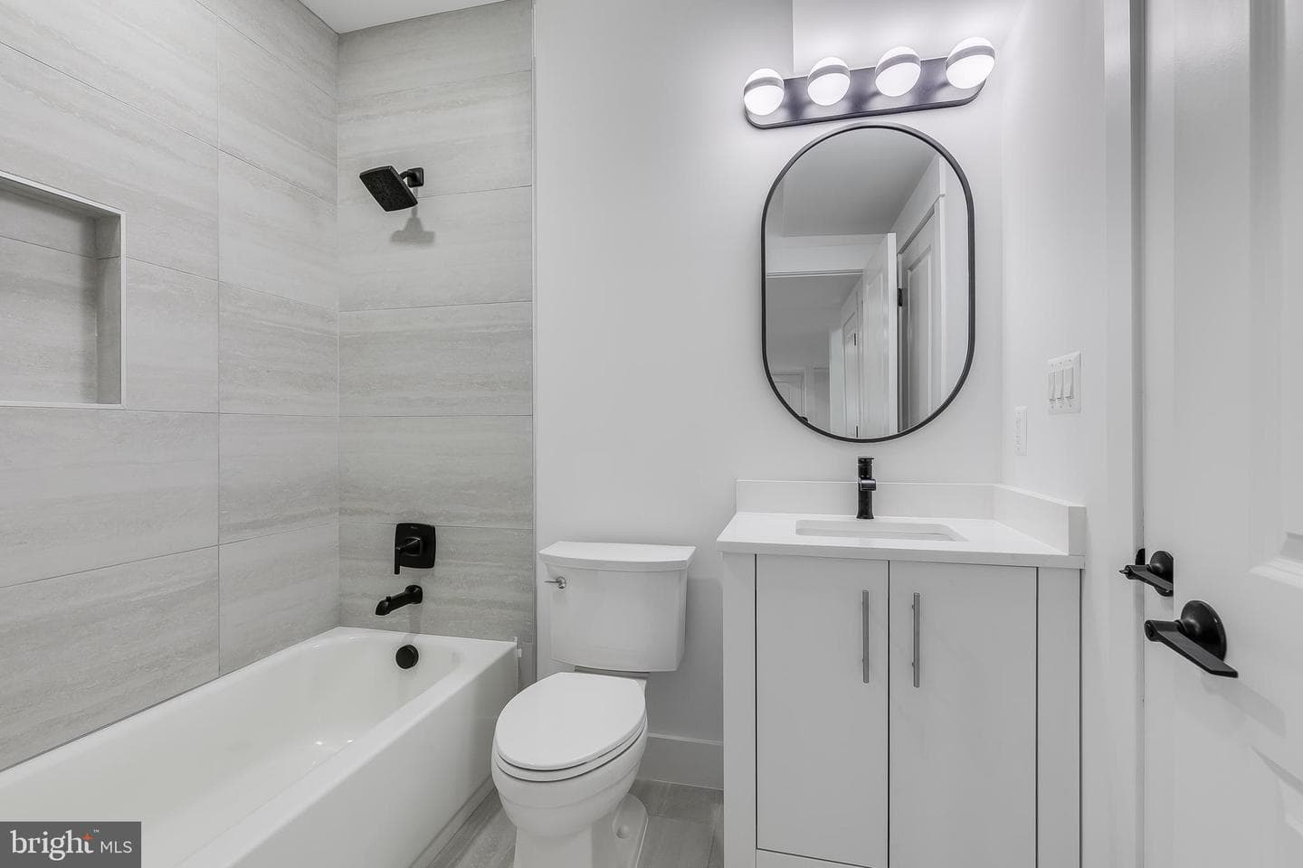 2817 Derek Road photo 46