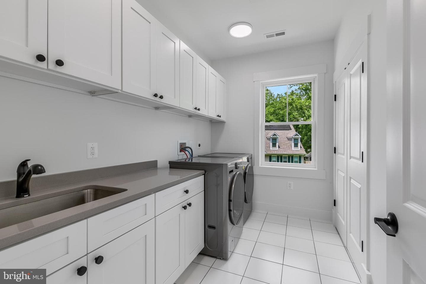 2817 Derek Road photo 53