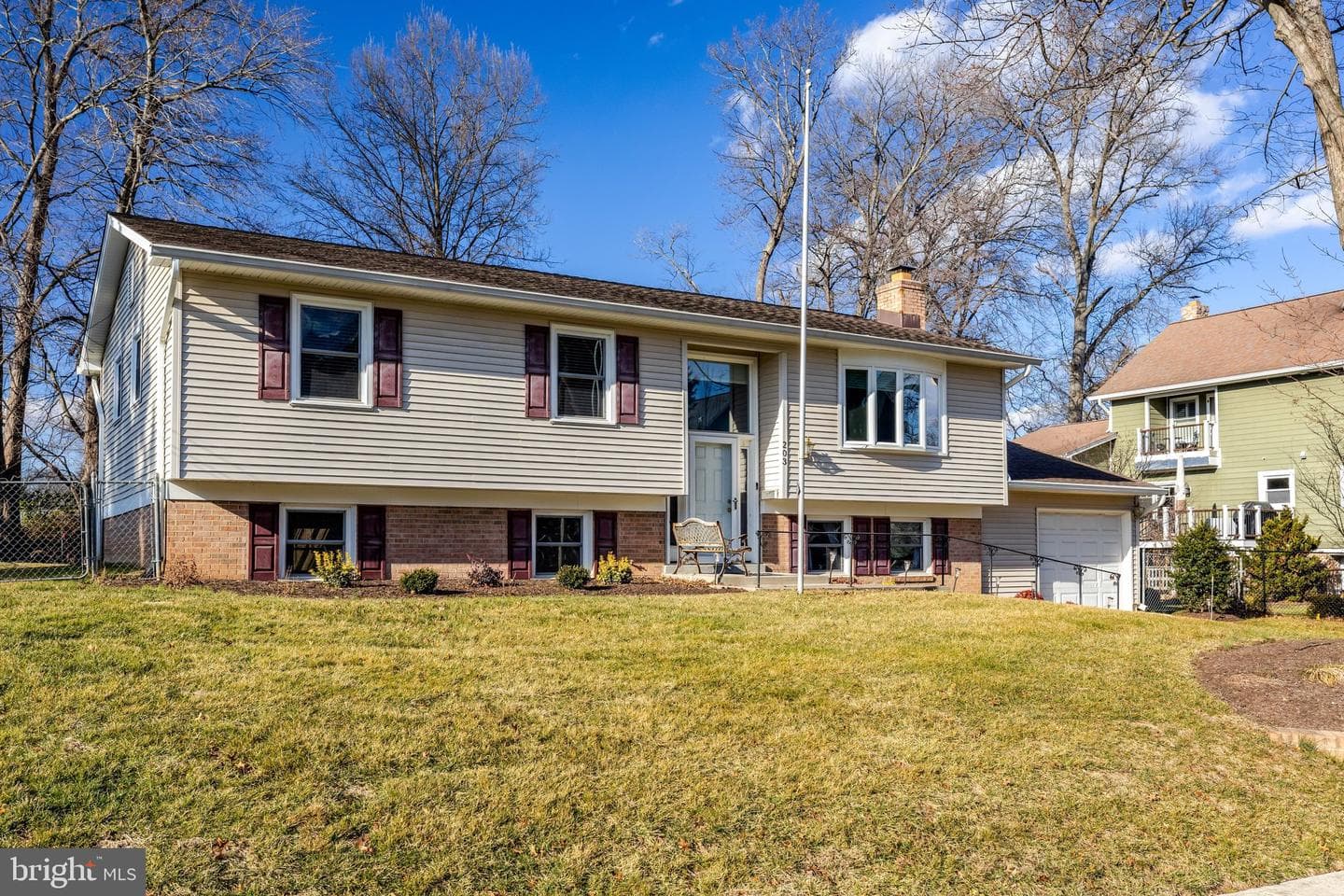 203 Locust Street SW photo 2