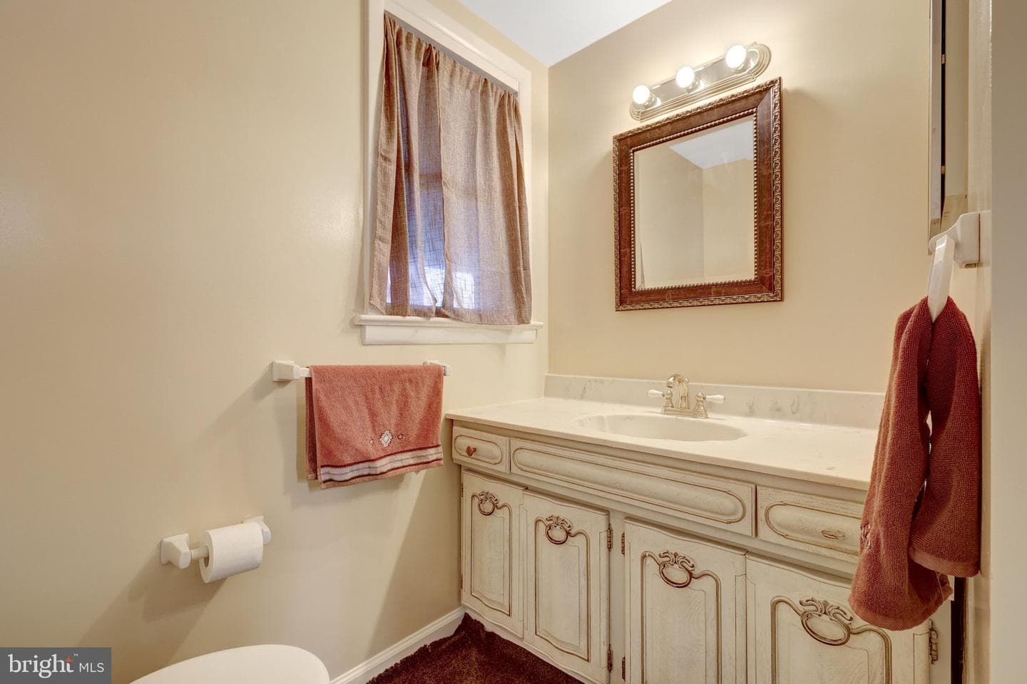 203 Locust Street SW photo 25