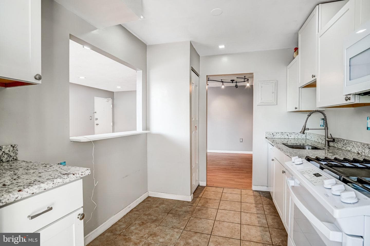 5612 Bloomfield Drive #204 photo 13