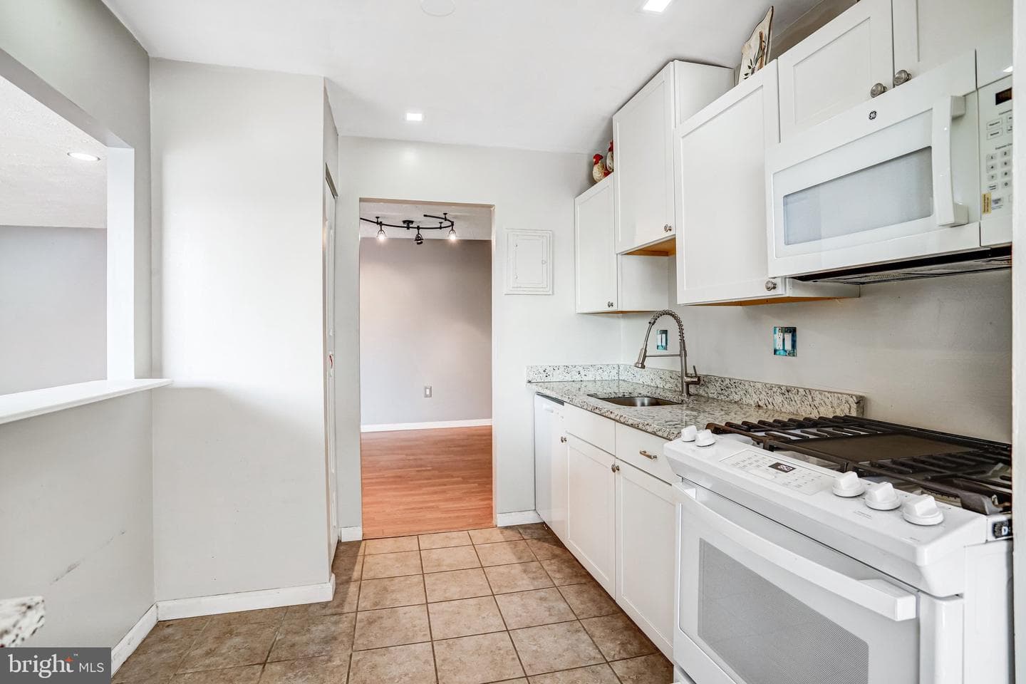5612 Bloomfield Drive #204 photo 14