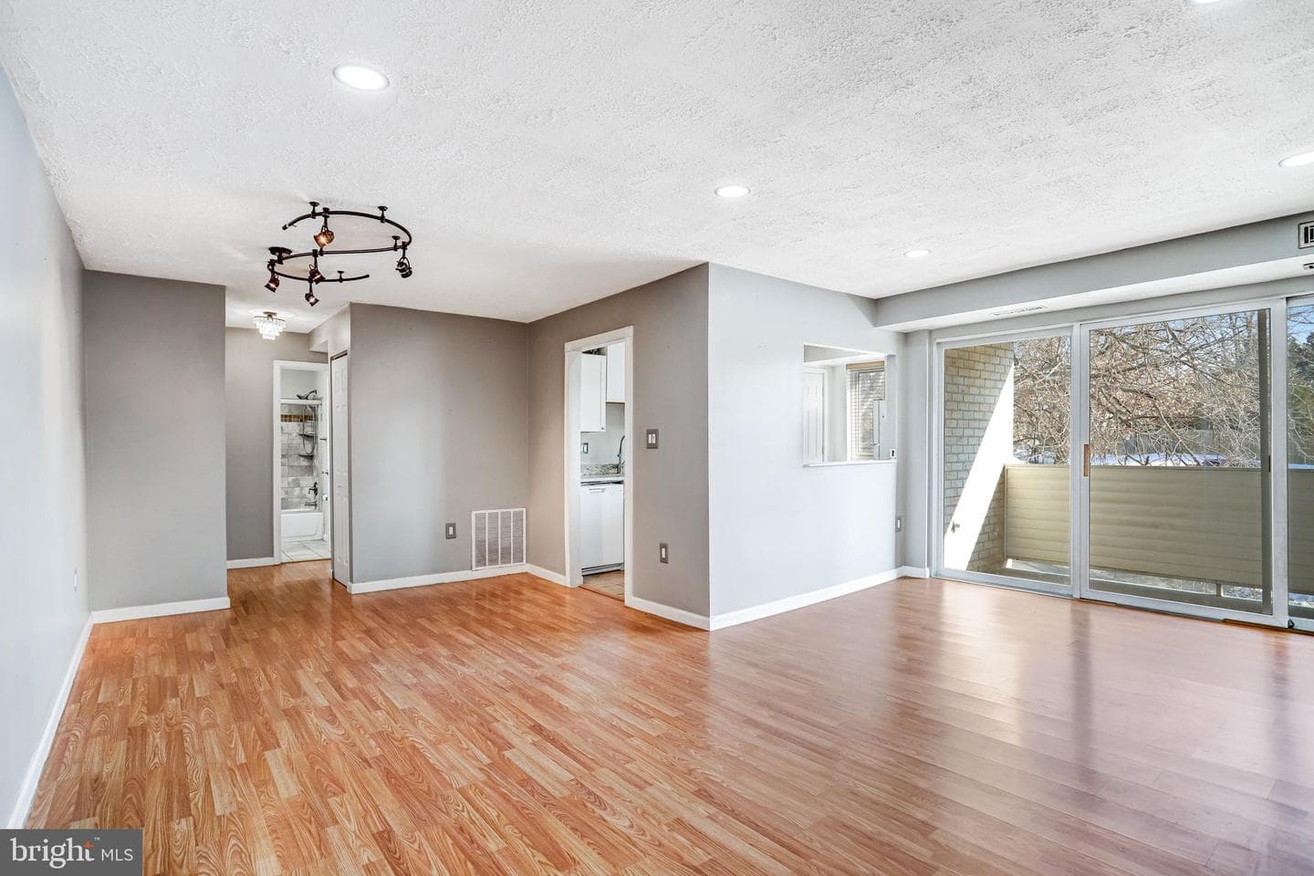 5612 Bloomfield Drive #204 photo 2
