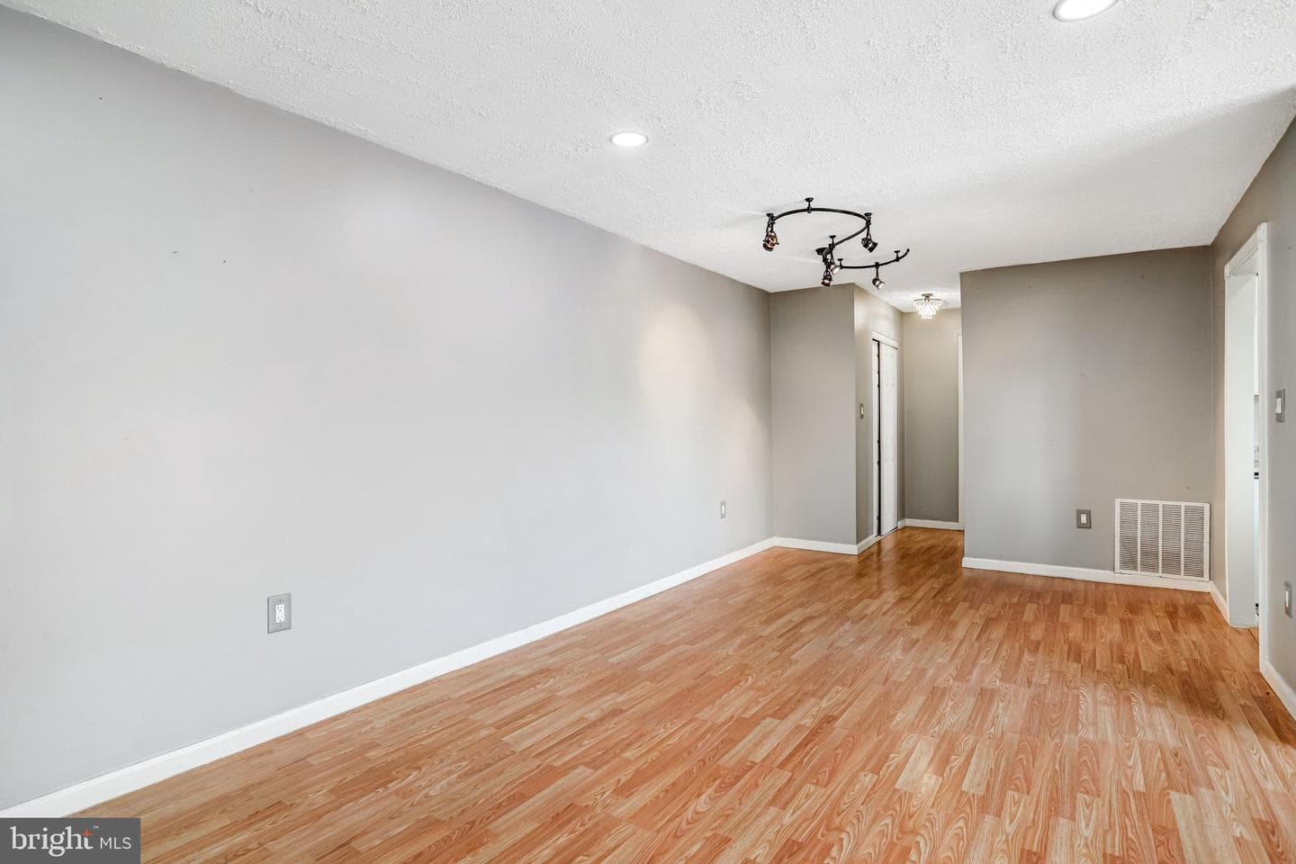 5612 Bloomfield Drive #204 photo 8