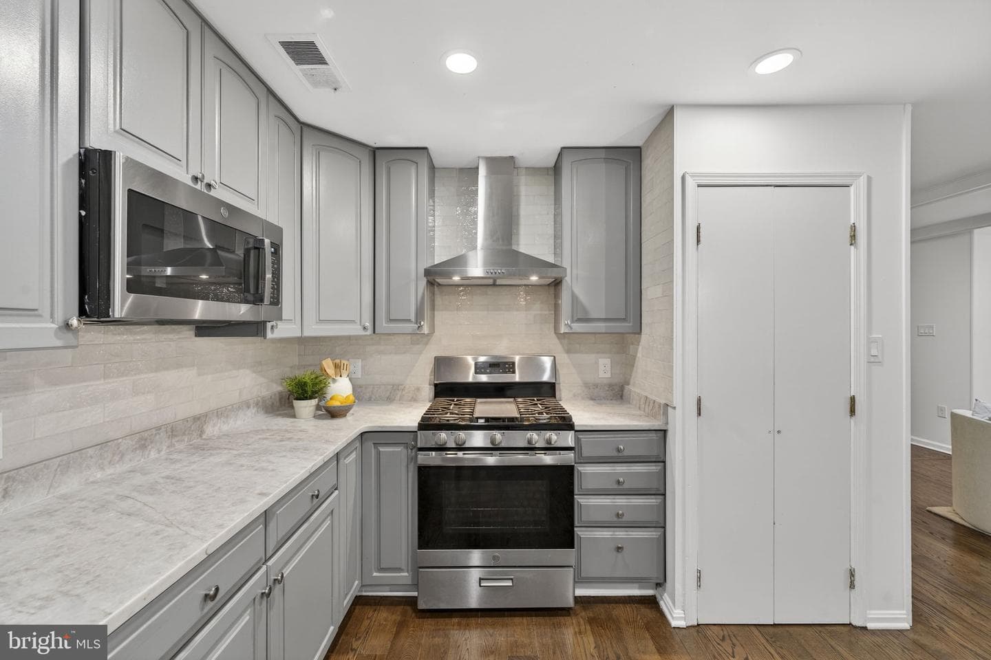 7113 Penguin Place photo 11